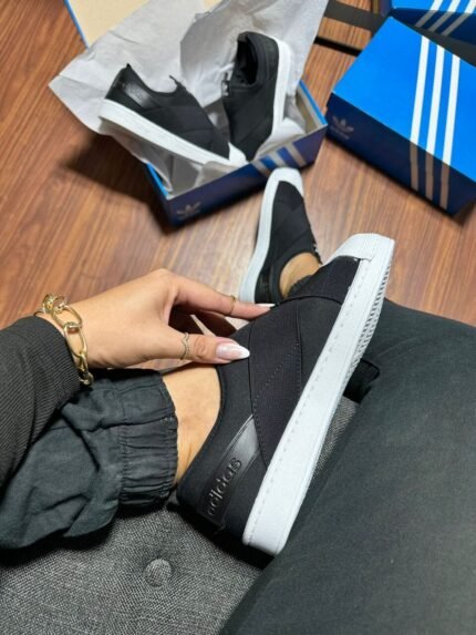 Adidas Slip On feminino