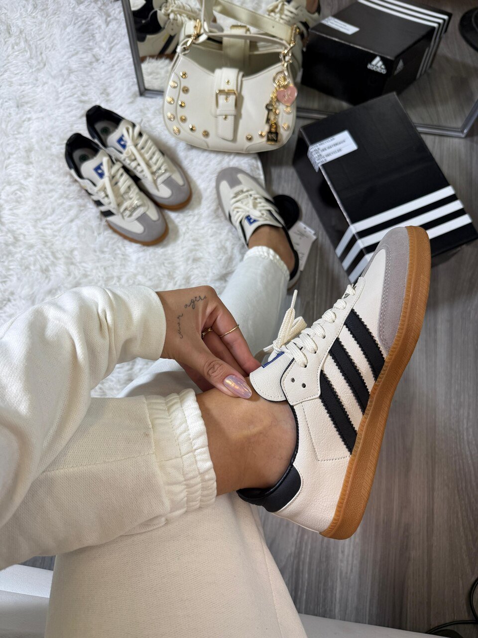 1 Adidas Samba Branco e Preto - Imagem 1