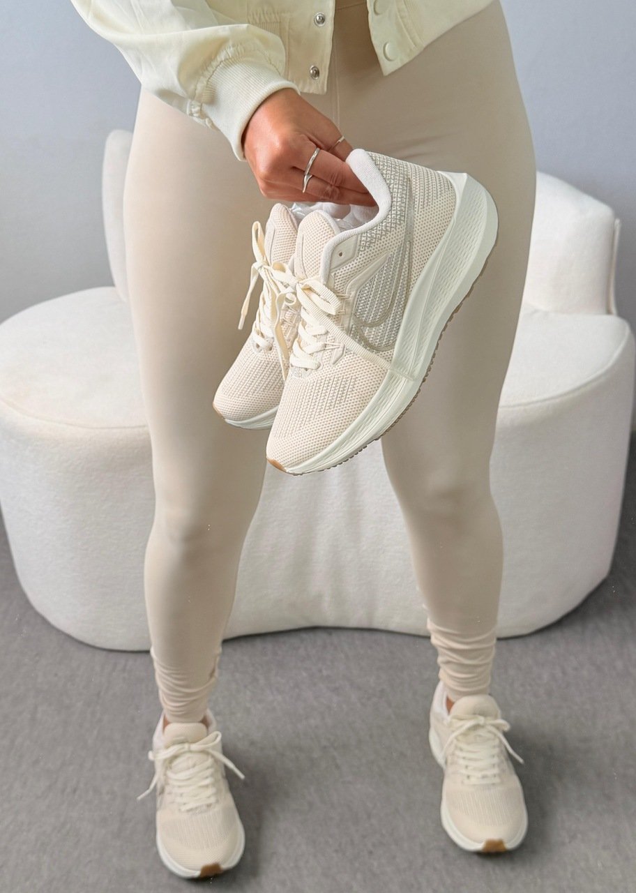 2 Pegasus 39 Nude - Imagem 1