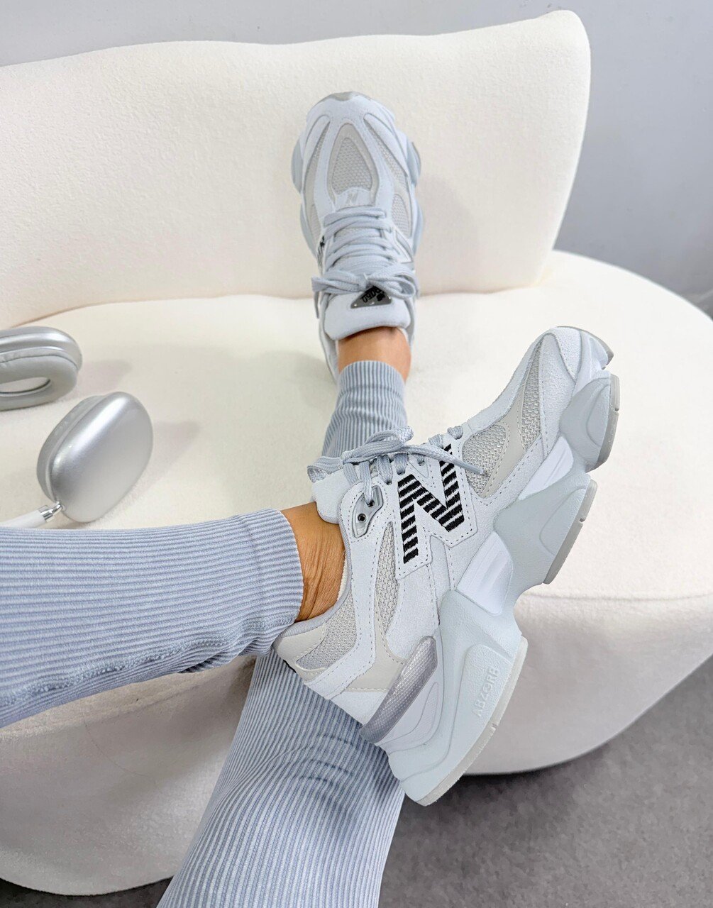 4 New Balance 9060 Cinza - Imagem 1