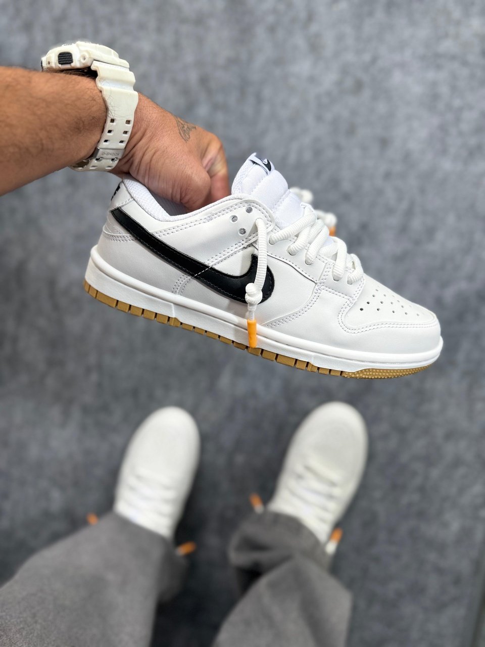 4 Sb Dunk Low Branco e Preto - Imagem 1