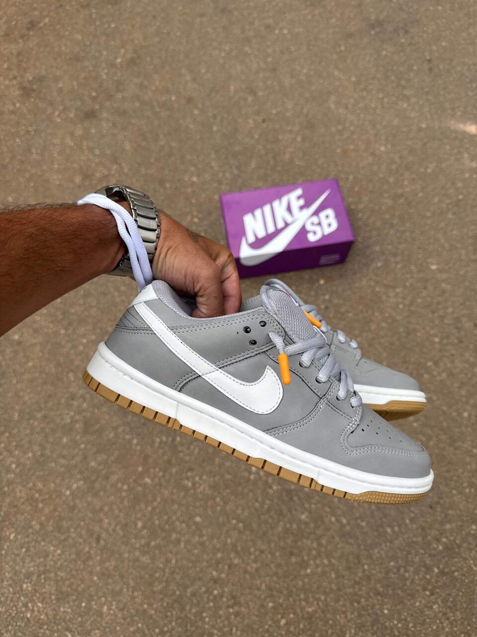 4 Sb Dunk Low Cinza - Imagem 1